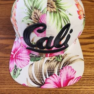 WOMENS TOP LEVEL SNAPBACK CALI HAT